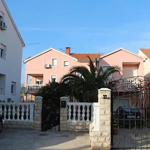  Apartment Petani
