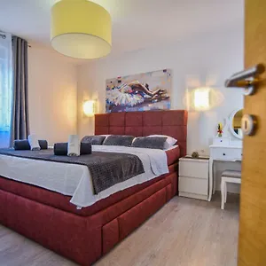  Apartment Stella
